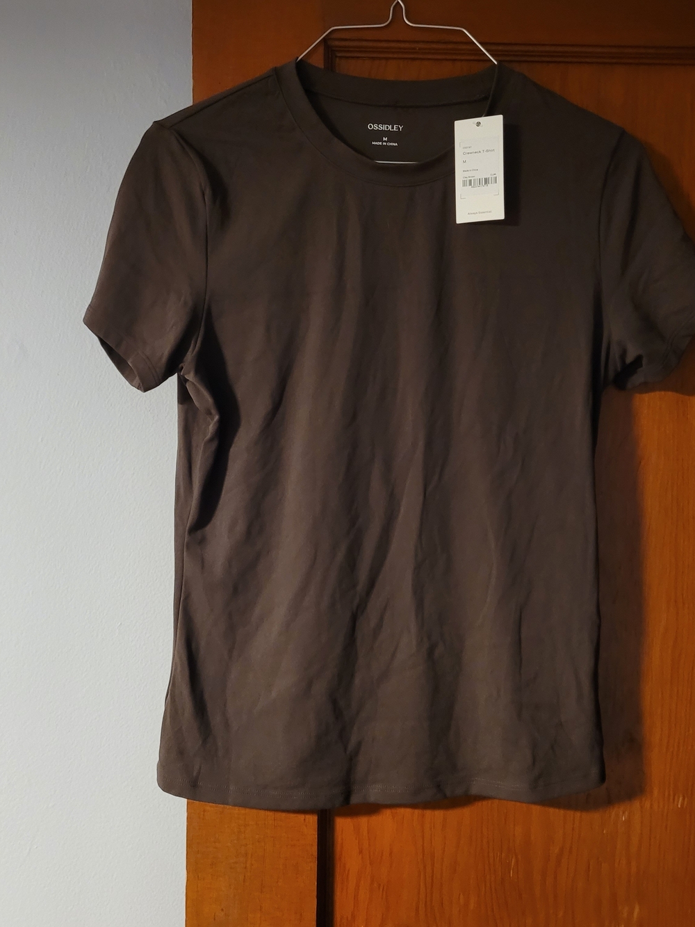 WomensShort-Sleeve Crew Neck T-Shirt in Dark Brown Soft Work Out Material